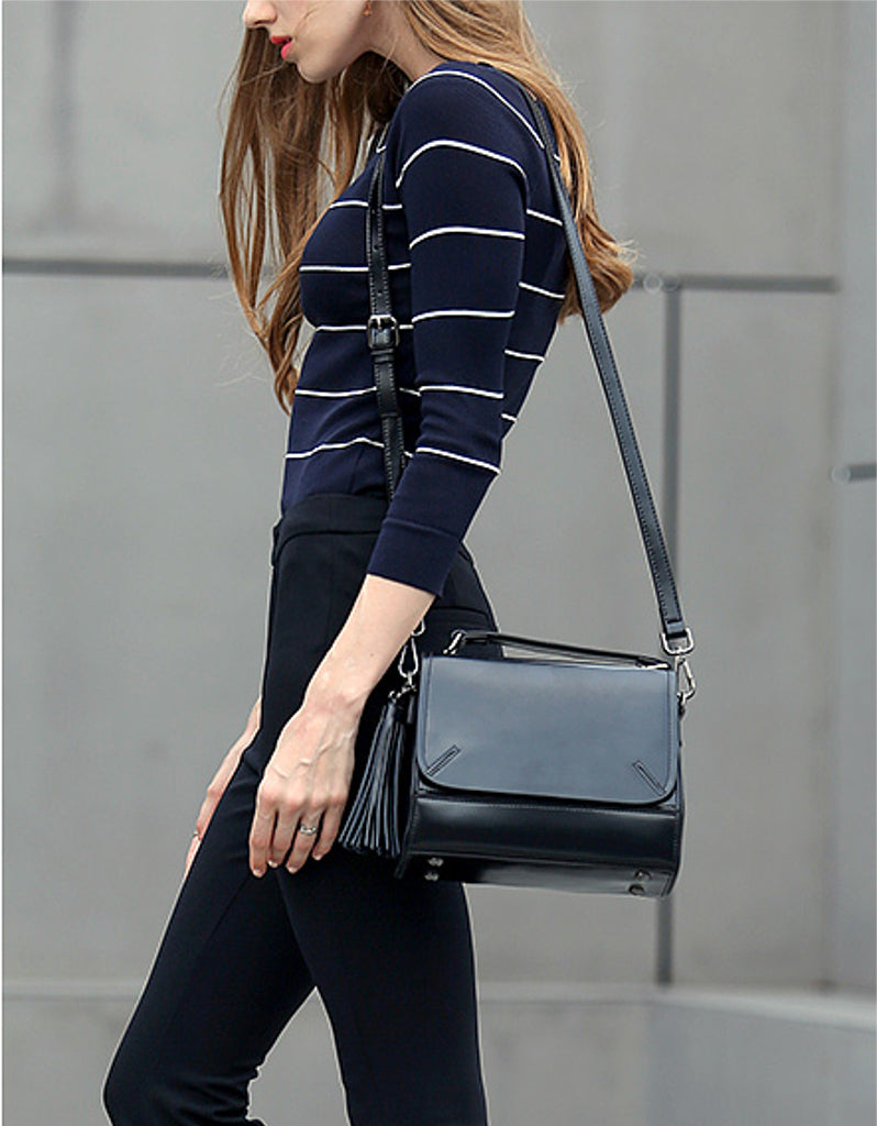 Genuine leather shoulder bag with front flap and tassle (more colours)