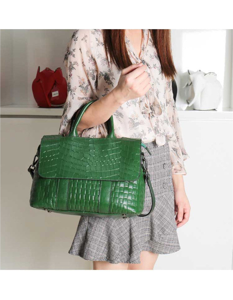 Genuine leather shoulder bag with clamshell opening and crocodile prints (more colours)