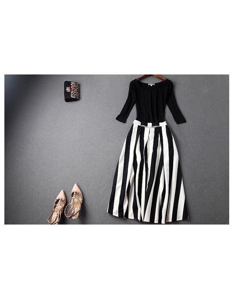 3/4 sleeve knitted top with stripped A-line long skirt