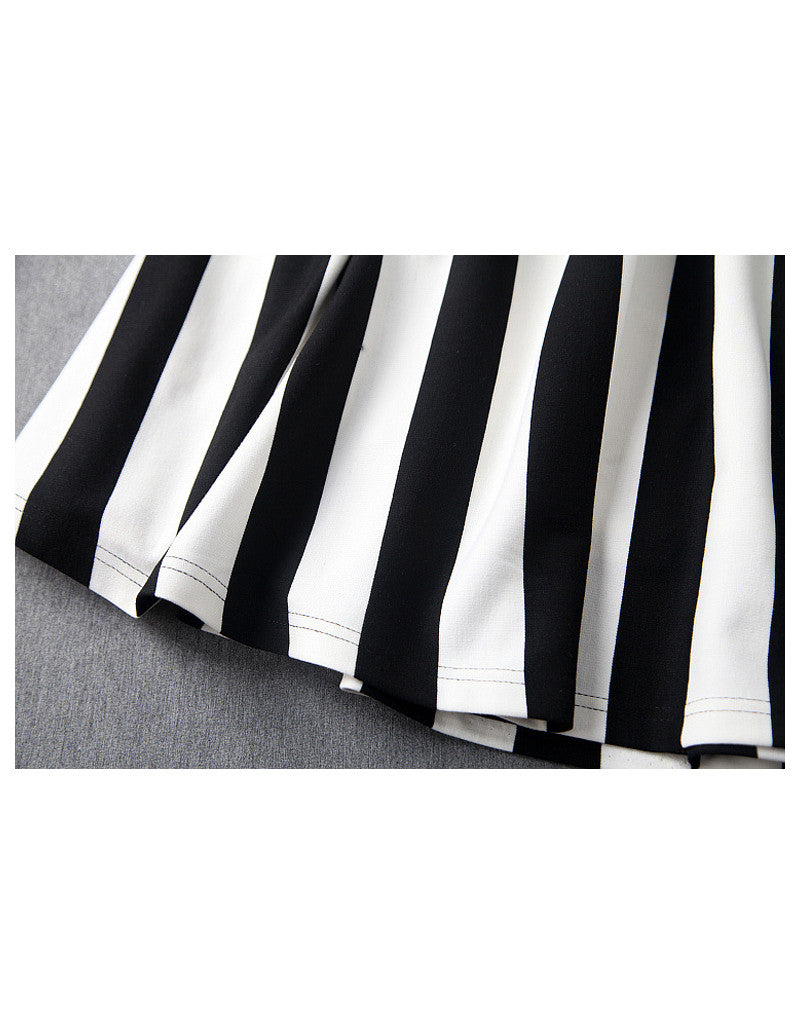 3/4 sleeve knitted top with stripped A-line long skirt