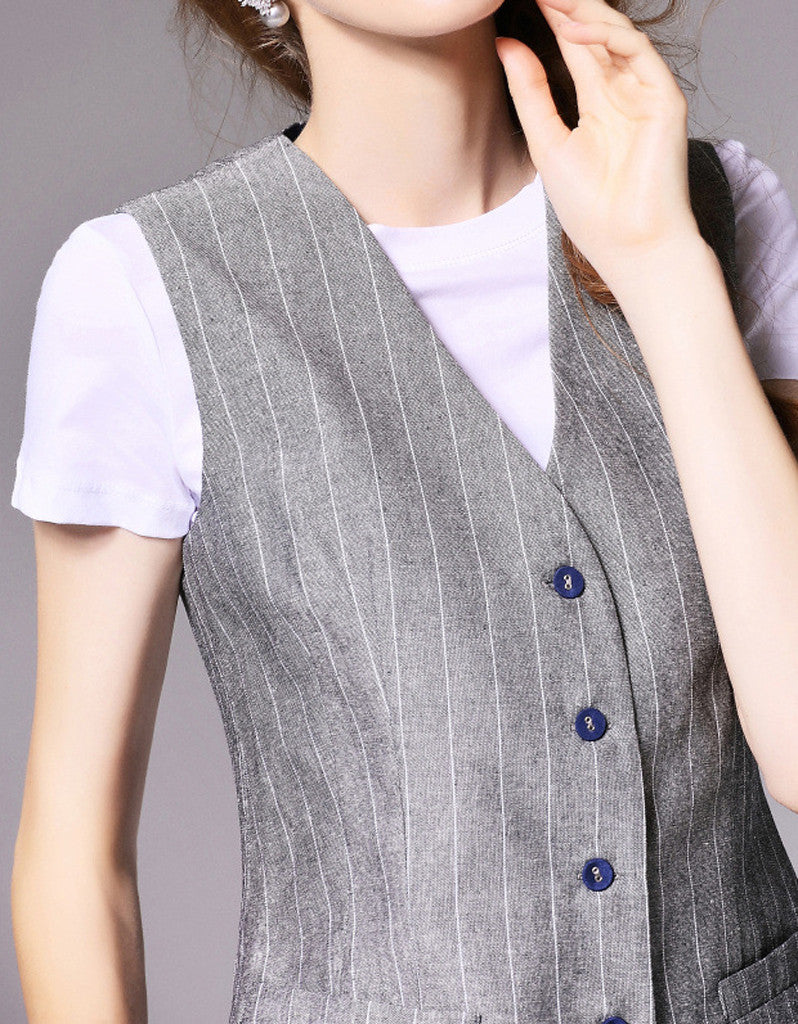 Sleeveless vest with 3/4 pants and T-shirt