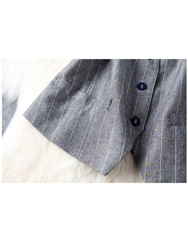 Sleeveless vest with 3/4 pants and T-shirt