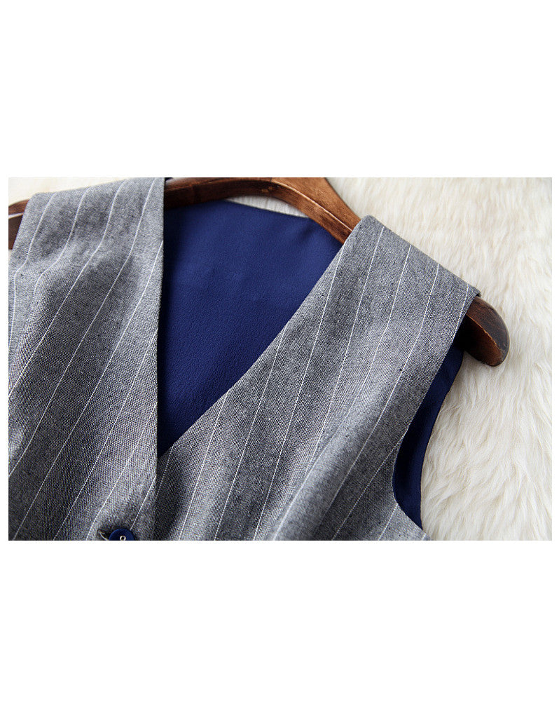 Sleeveless vest with 3/4 pants and T-shirt