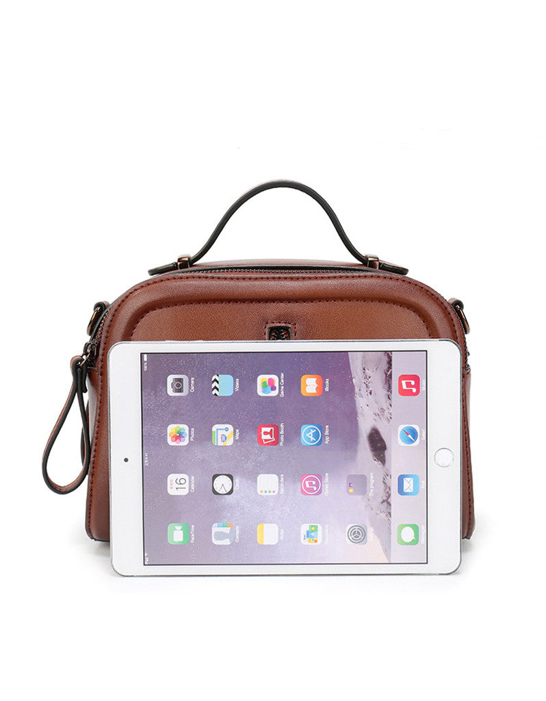 Genuine leather shoulder bag with front pull zip detail (more colours)