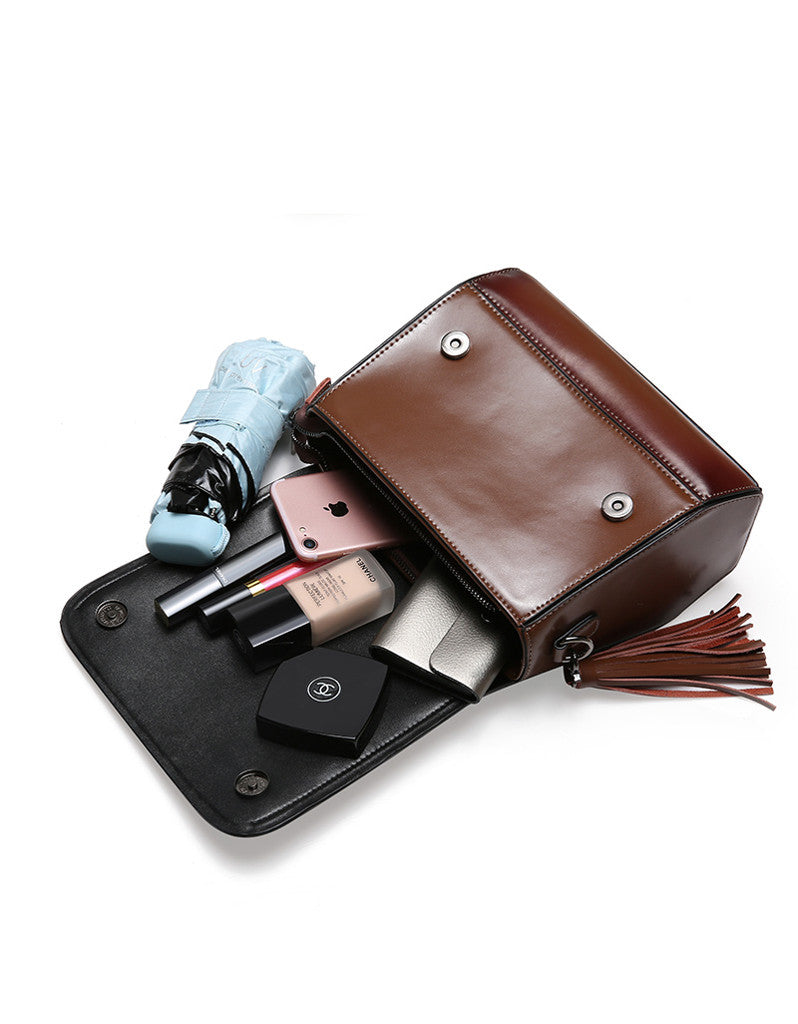 Genuine leather shoulder bag with front flap and tassle (more colours)