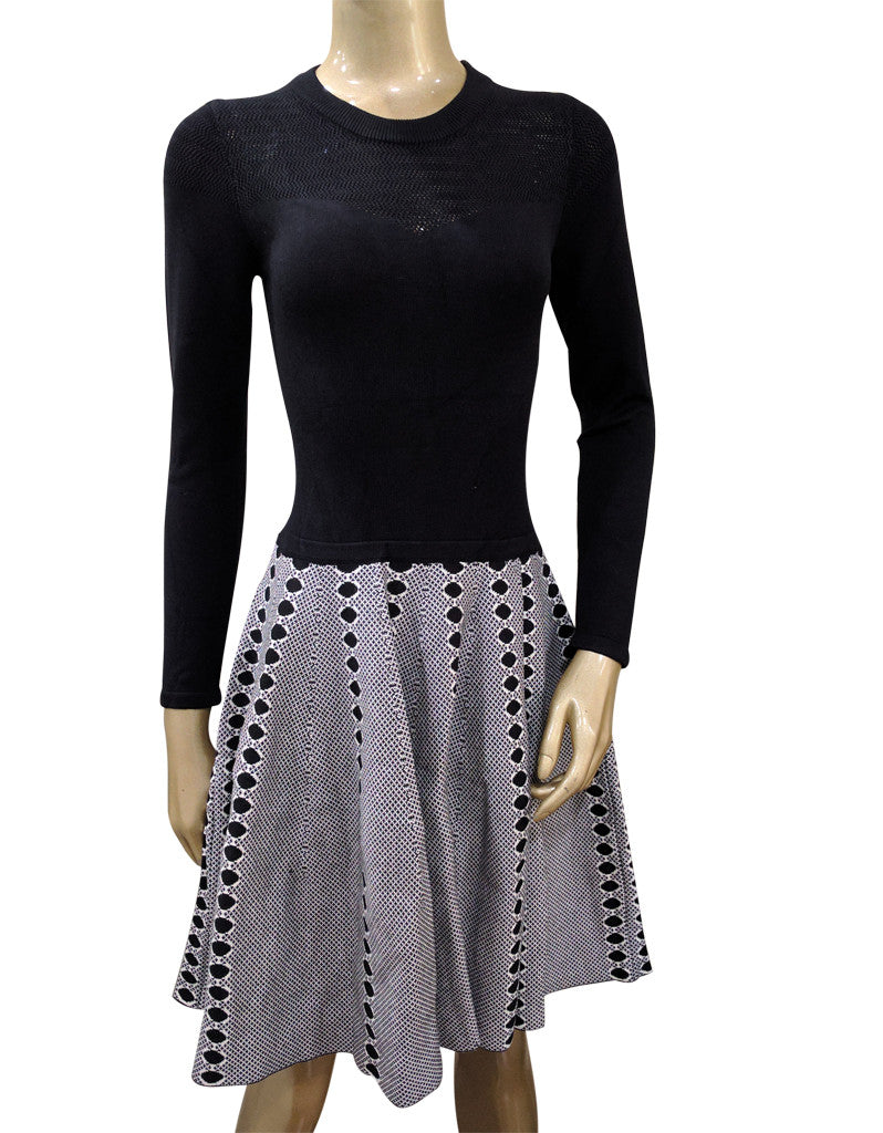Long sleeve black & white knitted dress