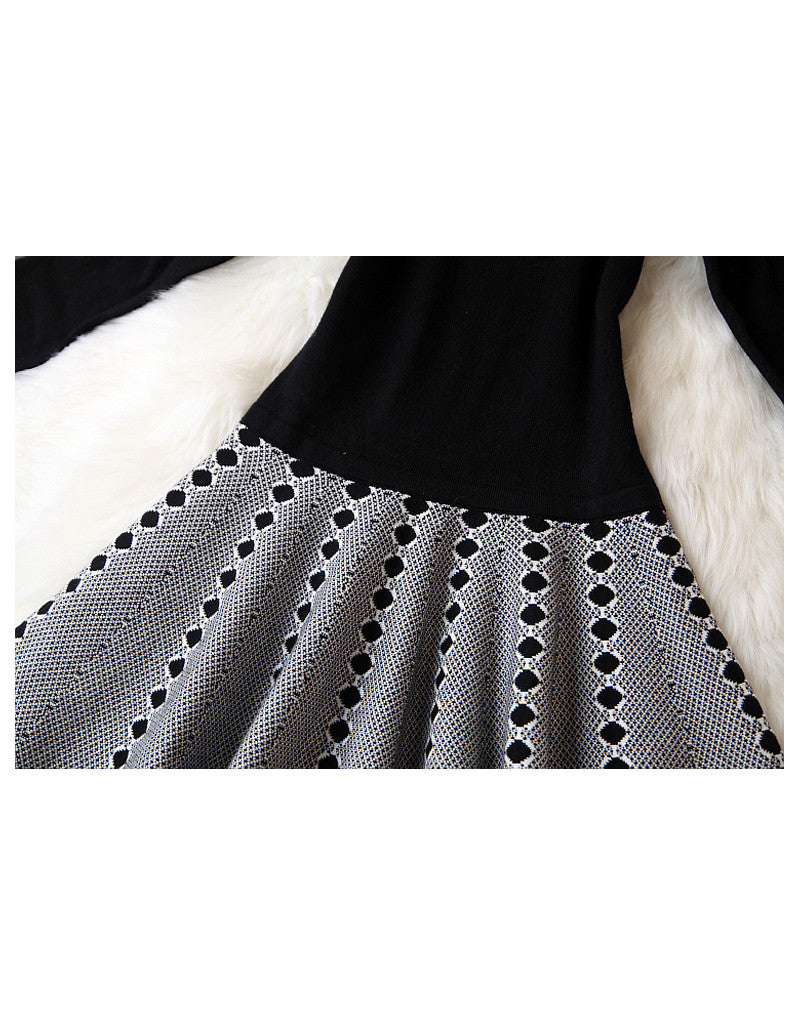 Long sleeve black & white knitted dress