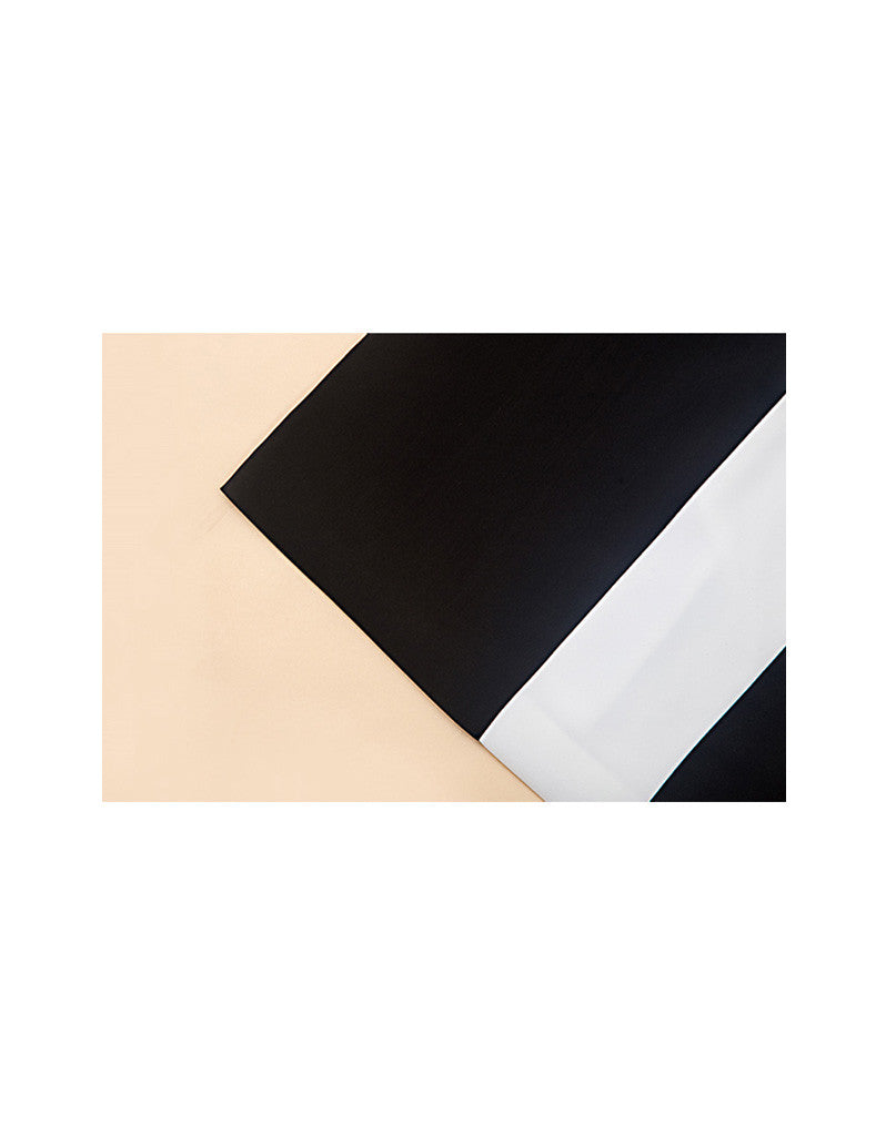 Monochrome patterned mid-length dress