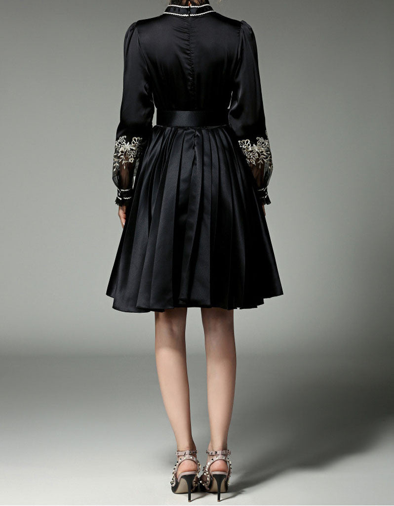 Long sleeve mid-length dress with embroidery and chiffon