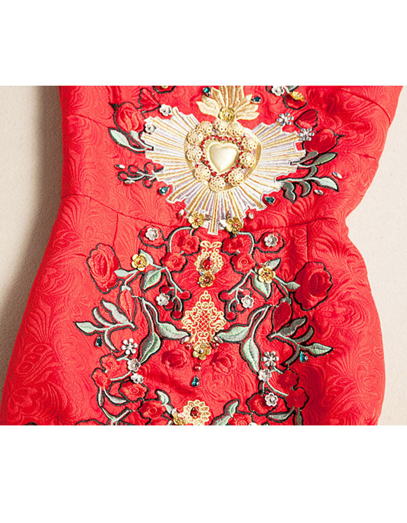 Sleeveless embroidered, beaded short dress with rhinestones