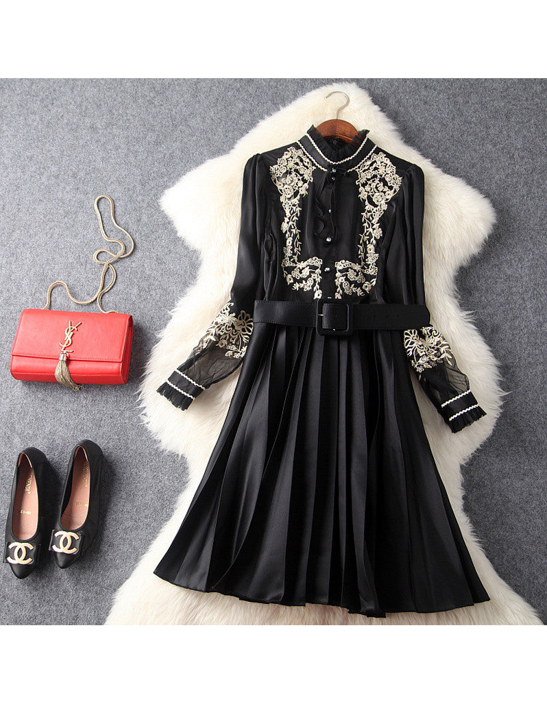 Long sleeve mid-length dress with embroidery and chiffon