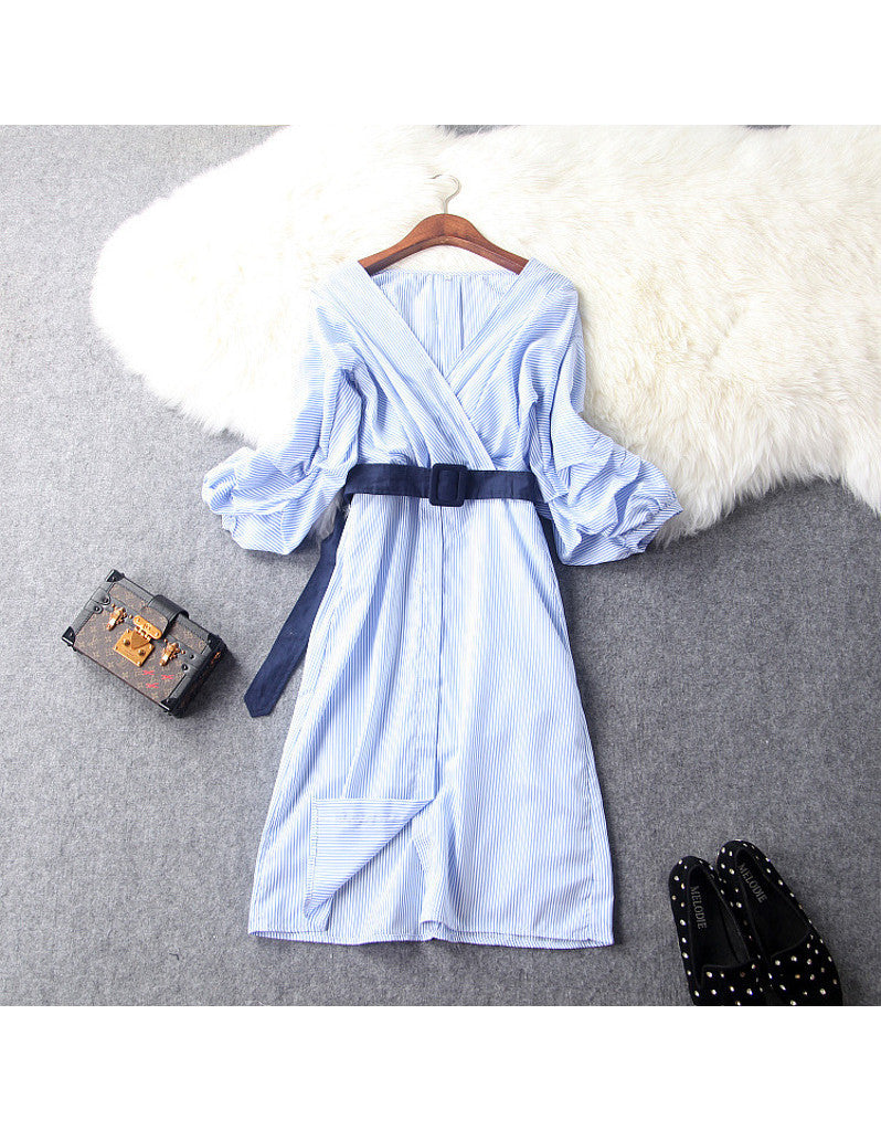 Mid-length dress with layered mid-length sleeves