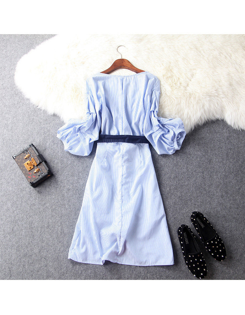 Mid-length dress with layered mid-length sleeves