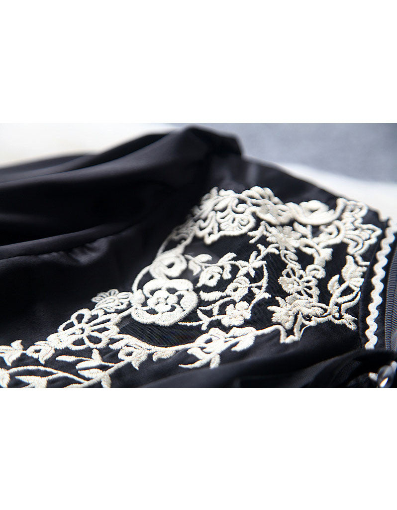 Long sleeve mid-length dress with embroidery and chiffon