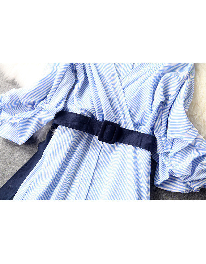 Mid-length dress with layered mid-length sleeves