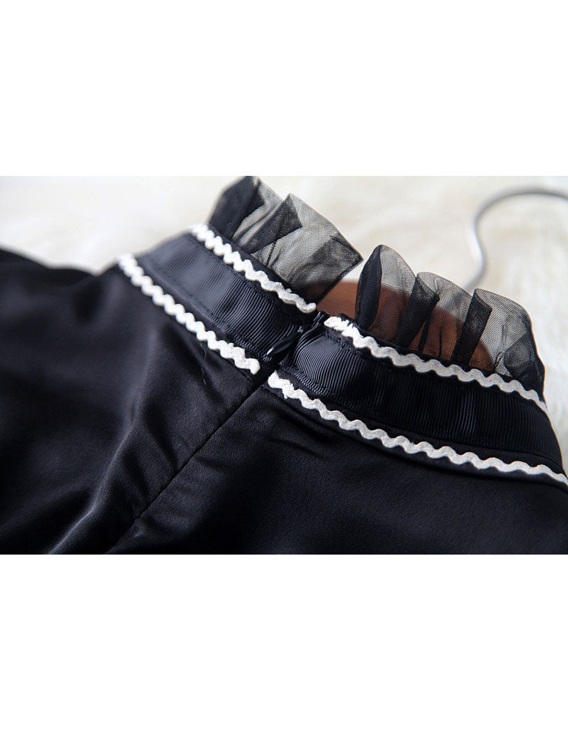 Long sleeve mid-length dress with embroidery and chiffon