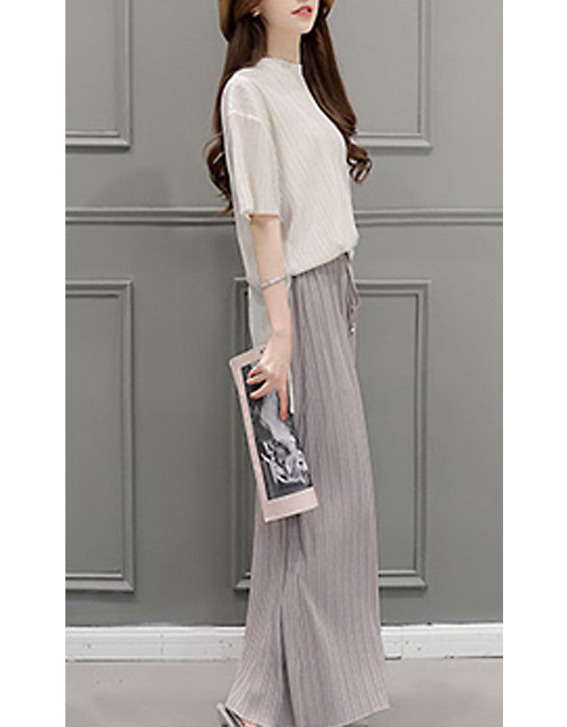 Mid-length sleeve top with pants