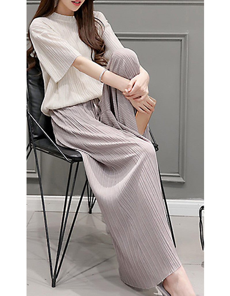 Mid-length sleeve top with pants