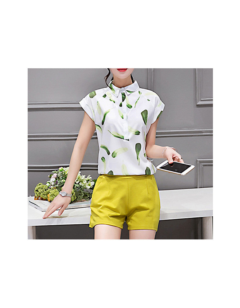 Short sleeve printed top with shorts