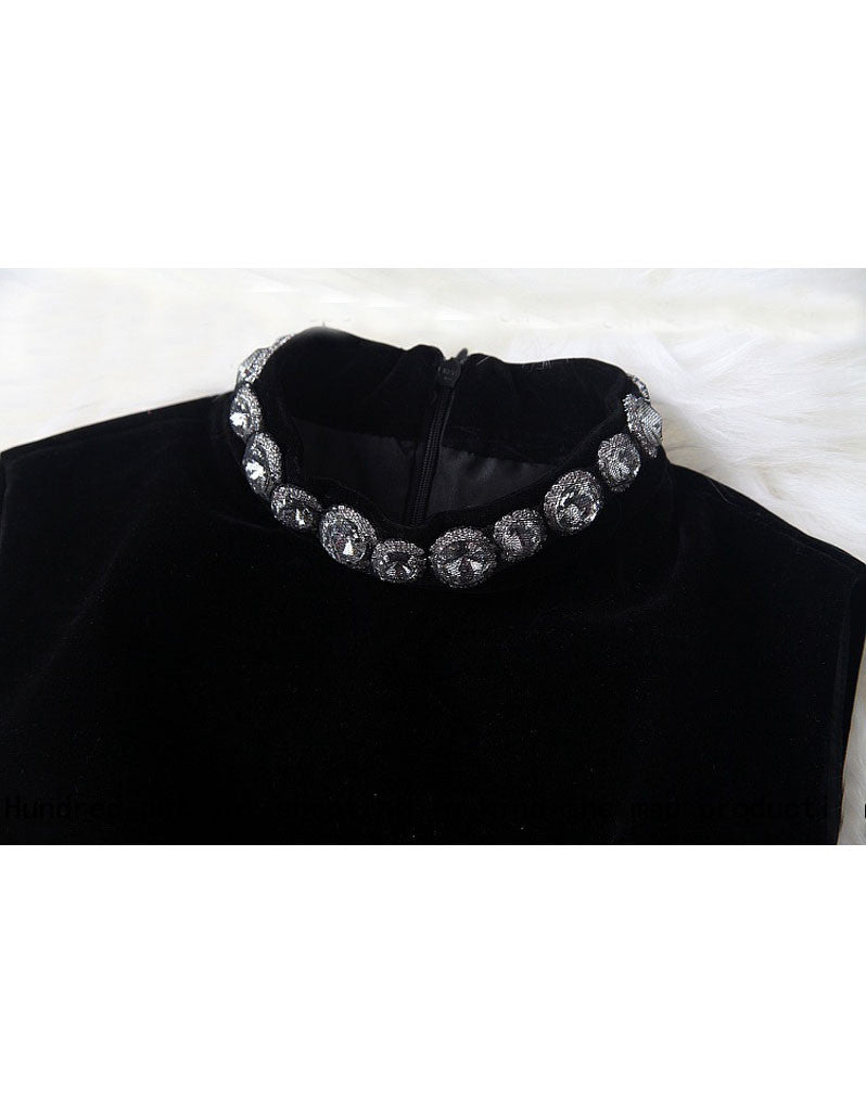 Sleeveless dress with peacock pattern (More colours)