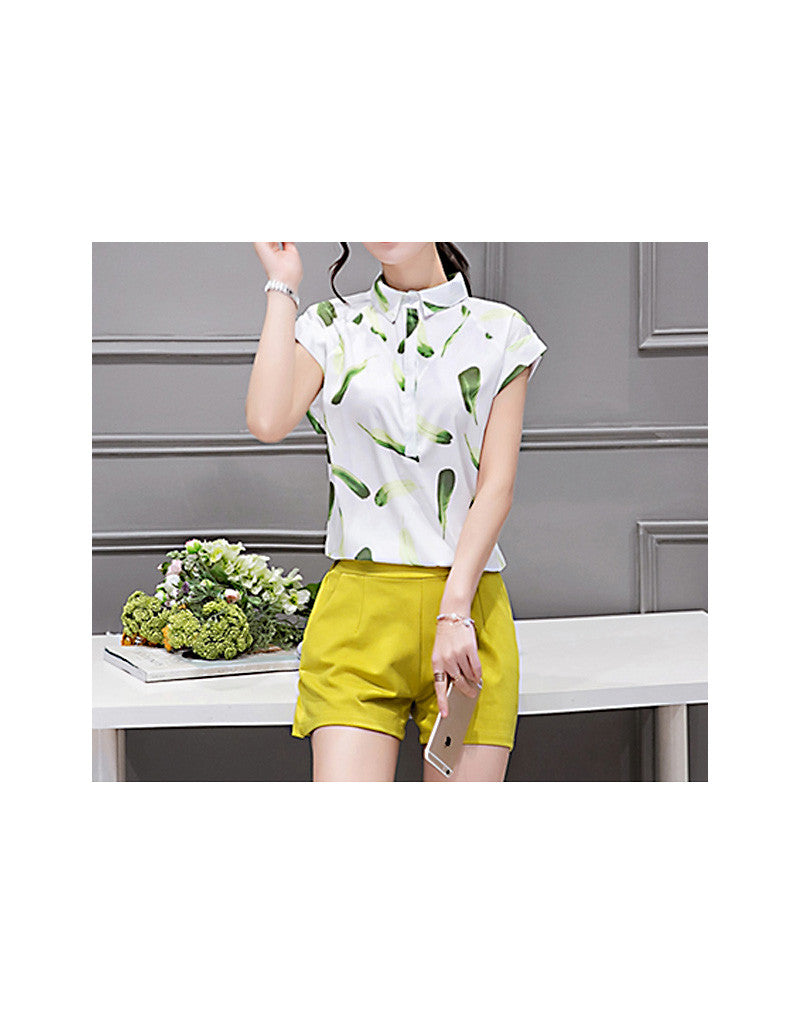 Short sleeve printed top with shorts
