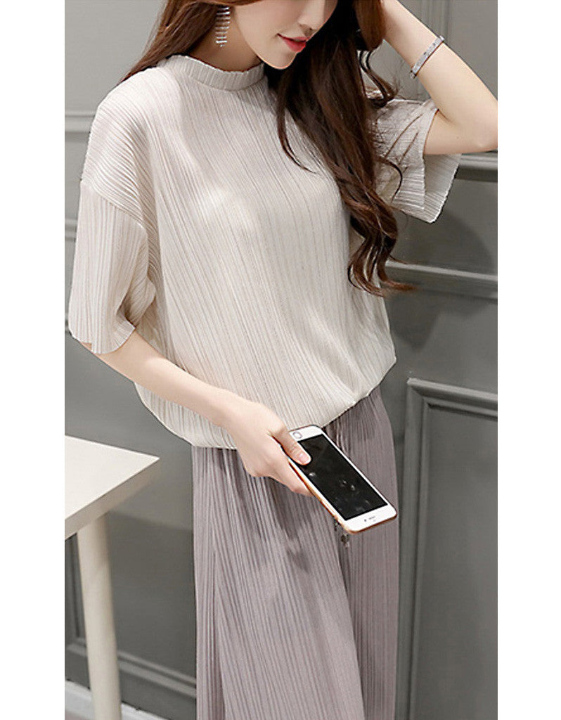 Mid-length sleeve top with pants
