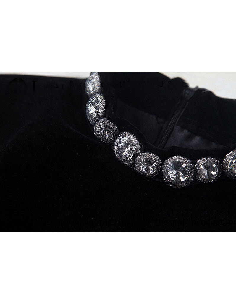 Sleeveless dress with peacock pattern (More colours)