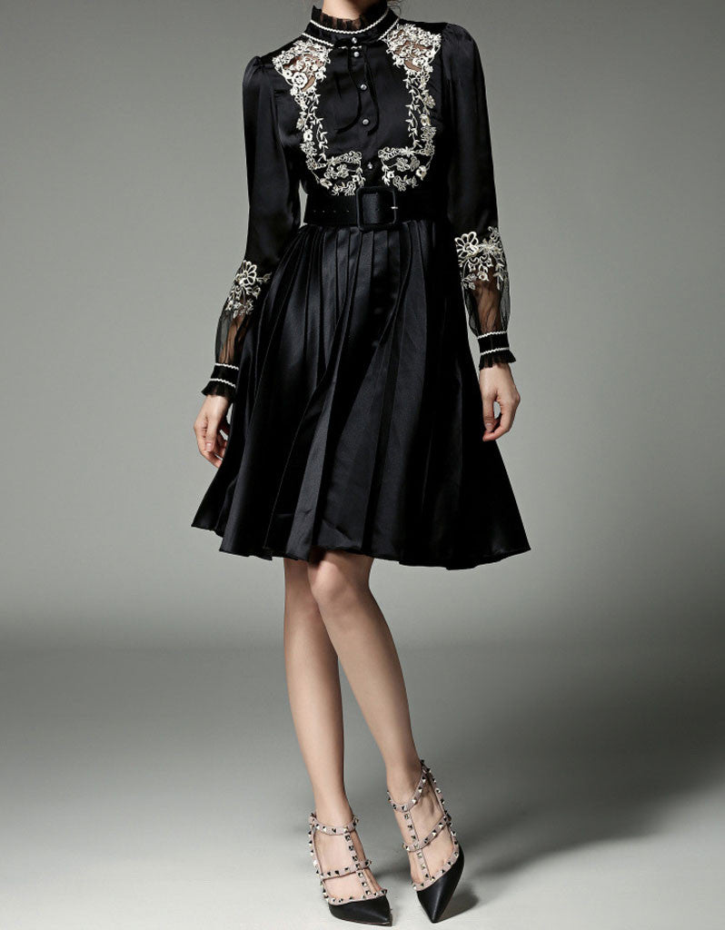 Long sleeve mid-length dress with embroidery and chiffon