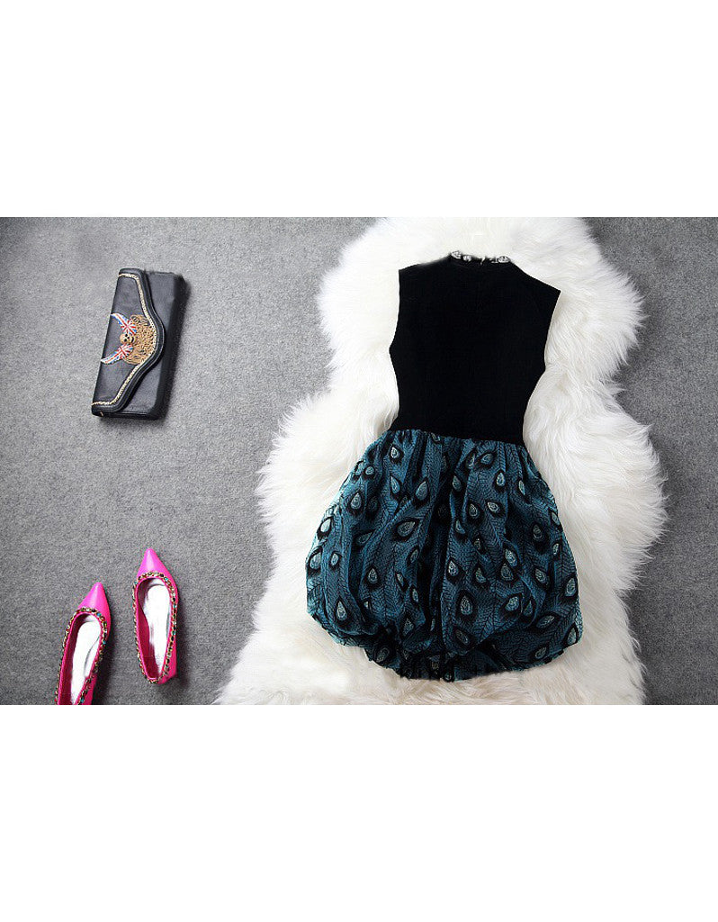 Sleeveless dress with peacock pattern (More colours)