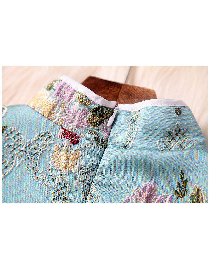 Mid-length sleeve brocade tailored cheongsum