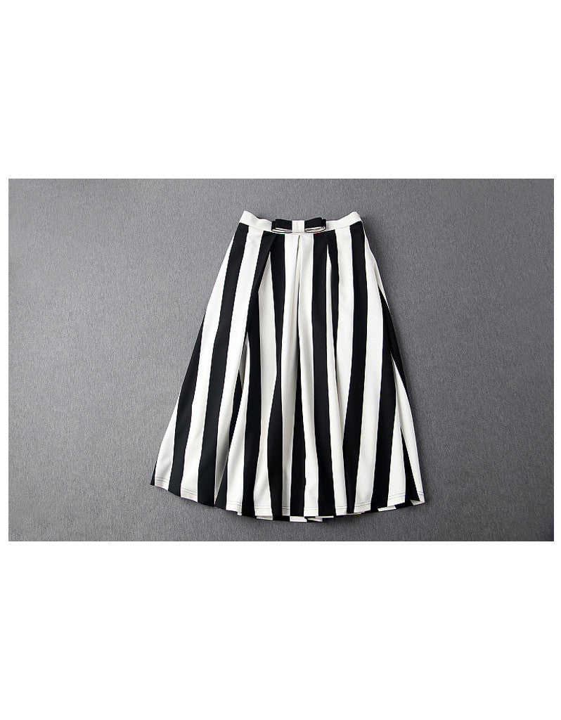 3/4 sleeve knitted top with stripped A-line long skirt