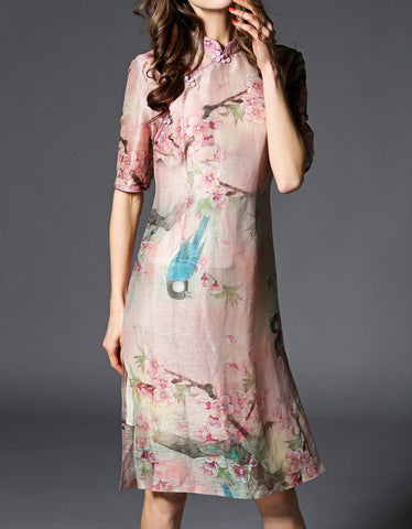 Mid-length sleeve short cheongsum with sewn-on sequins