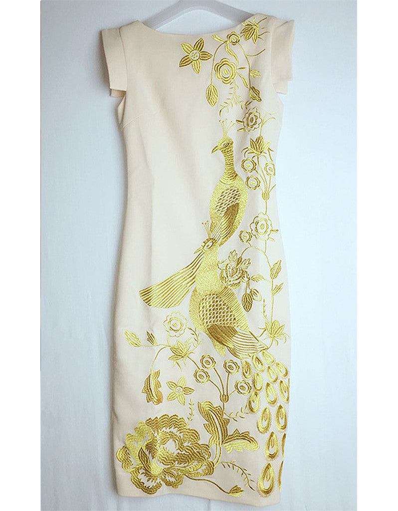 Sleeveless tailored long dress with embroidered golden phoenix