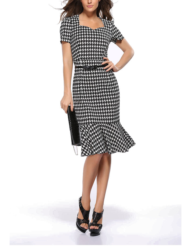 Short sleeve mid-length mermaid dress with houndstooth pattern