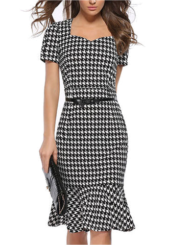 Mid-length sleeve sewn-on pattern short dress