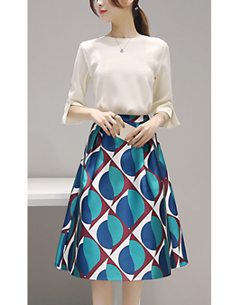 3/4-sleeve top with patterned mid-length skirt