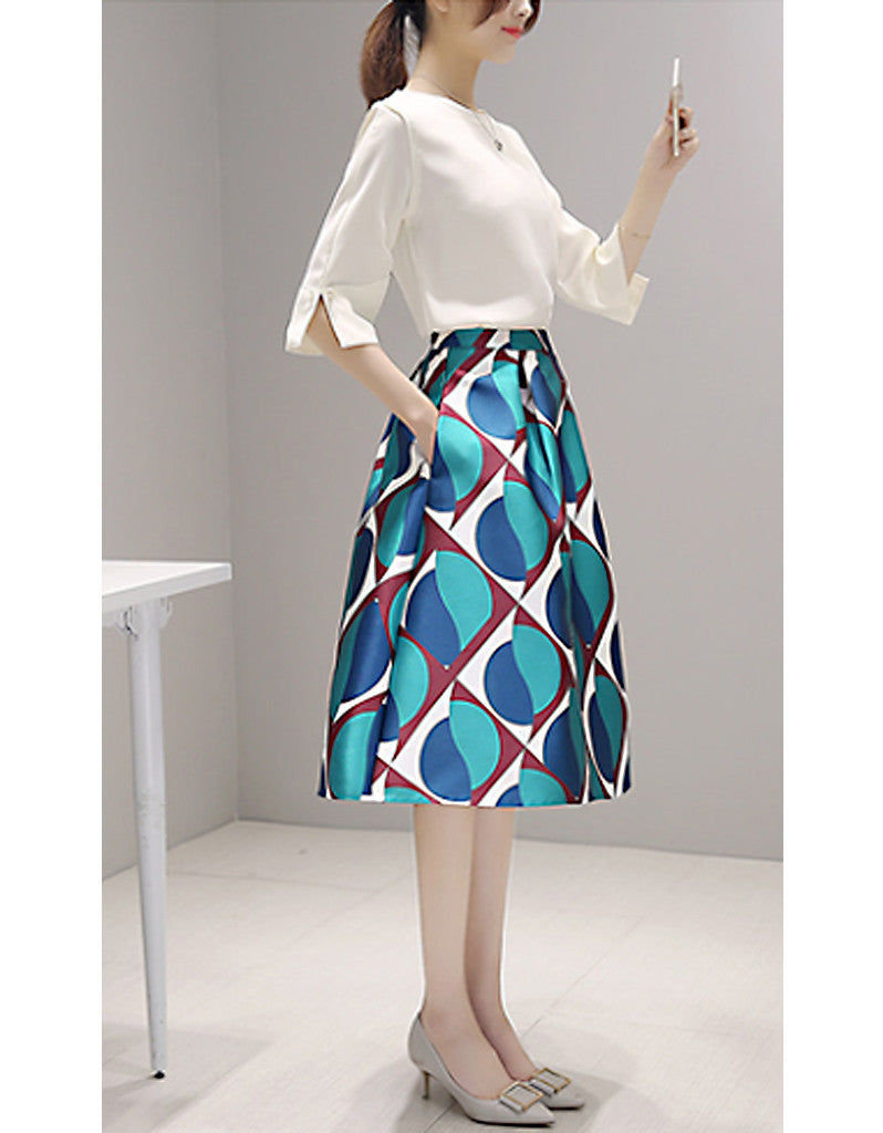 3/4-sleeve top with patterned mid-length skirt