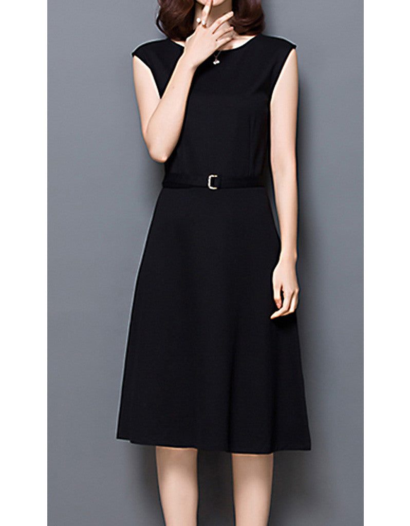 Sleeveless mid-length shift dress (More colours)