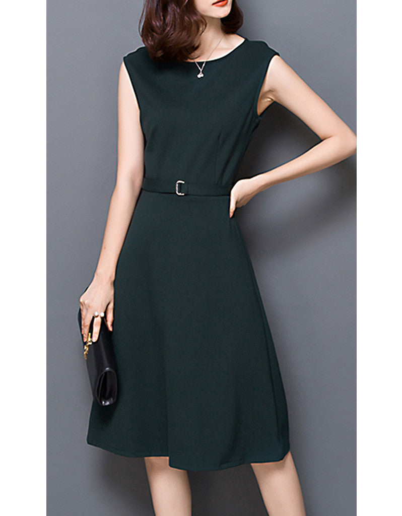 Sleeveless mid-length shift dress (More colours)