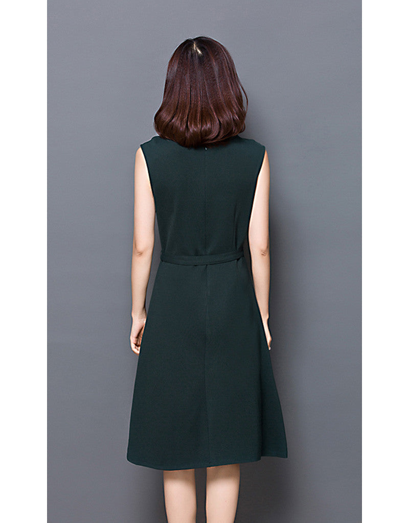 Sleeveless mid-length shift dress (More colours)