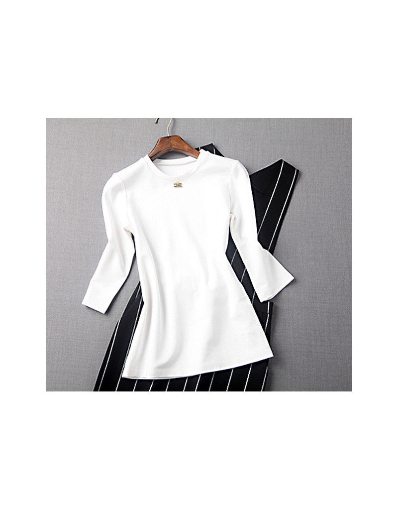 Long sleeve top with V-shaped pinafore